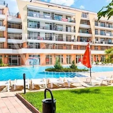 Apartment Kamelia Grand Apartments *