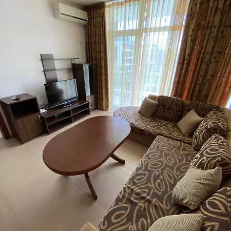 Kamelia Grand Apartments