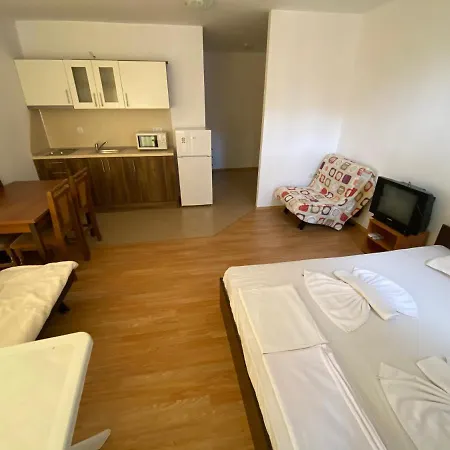 Kamelia Grand Apartments